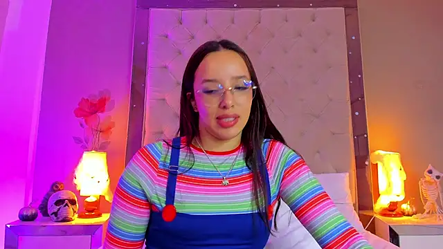 ValkyriaSteel's Live XXX Chat