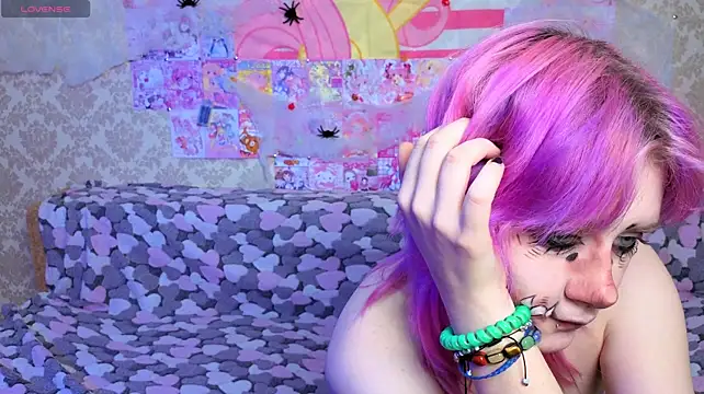 Chatroom XXX en direct de Droll_doll_