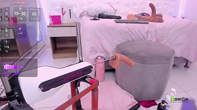 Онлайн чат XXX nahomi_sex1