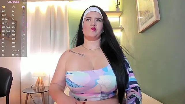 Онлайн чат XXX LenaRuiz_