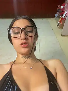 Lia_petittee – Live XXX-chat