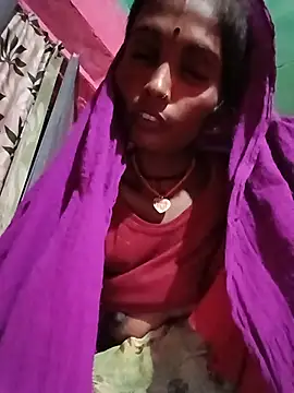 Rinee_suwanee's Live XXX Chat