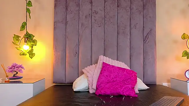XXX chat uživo modela Ixxus_Raven