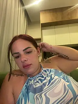 Kiara_Knightz élő XXX-chatje