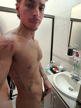KAIRUIZ Chat XXX in diretta