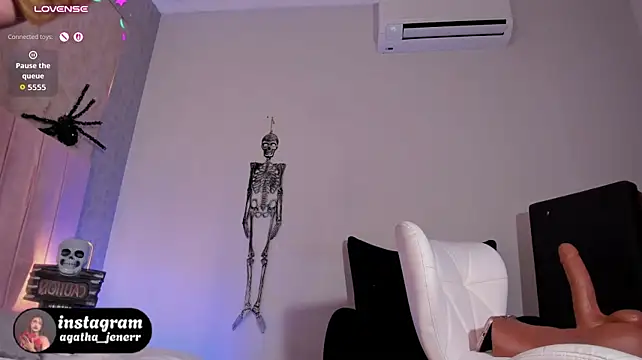 agatha_jener's Live XXX Chat