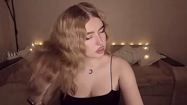 ViolettaLopez Adlı Modelin Canlı XXX Sohbeti
