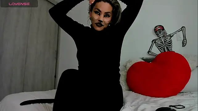 eva_luz Adlı Modelin Canlı XXX Sohbeti