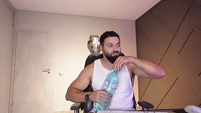XXX chat uživo modela mattmasterss