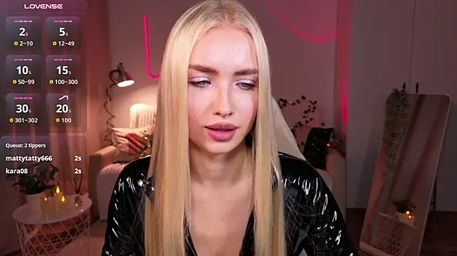 Chat +18 de TessaGrays ao vivo