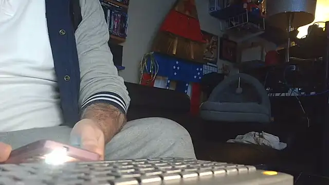 overmydadbody222's Live XXX Chat