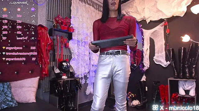 XXX chat uživo modela MissNicoleSds