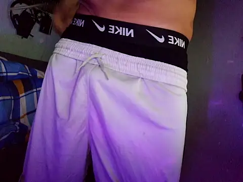 Chatroom XXX en direct de boyhigh1997