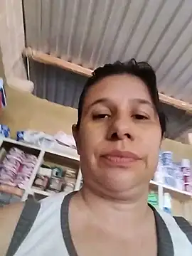 MIA-LARIOS Adlı Modelin Canlı XXX Sohbeti