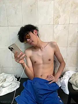 YT_11 即時 XXX 聊天