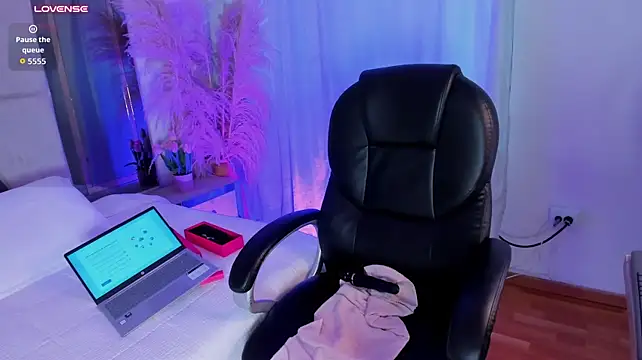 CarolineFyreのライブXXXチャット