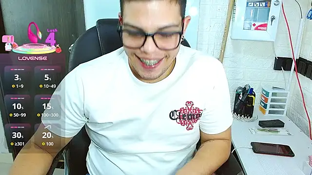 צ'אט XXX בשידור חי של Realjoel01