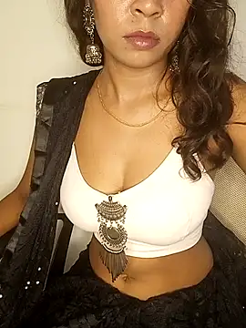 Priya_strip1's Live XXX Chat