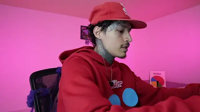 trieone live XXX chat