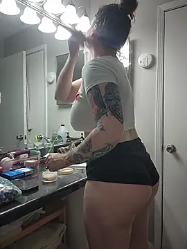 HollyTattoo 라이브 XXX 채팅