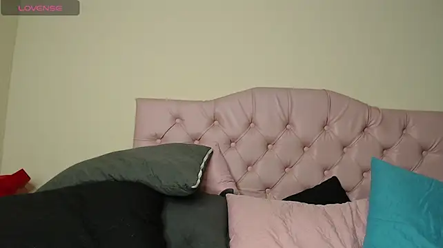 Applehot_LRR's Live XXX Chat