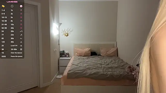 Mililluu Live XXX-chat