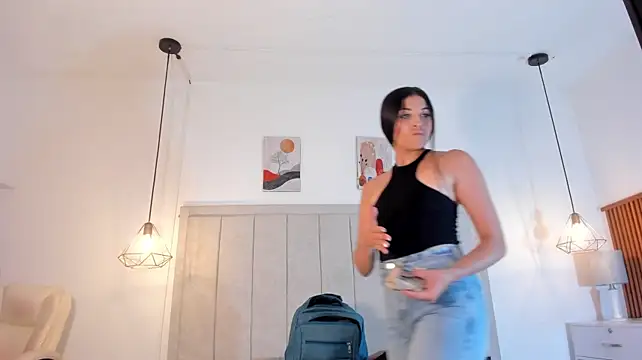 Zaraa_x1's Live XXX Chat