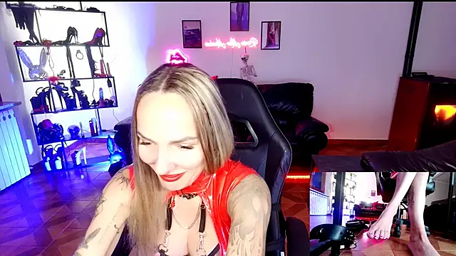 Monicamaxwell's Live XXX Chat