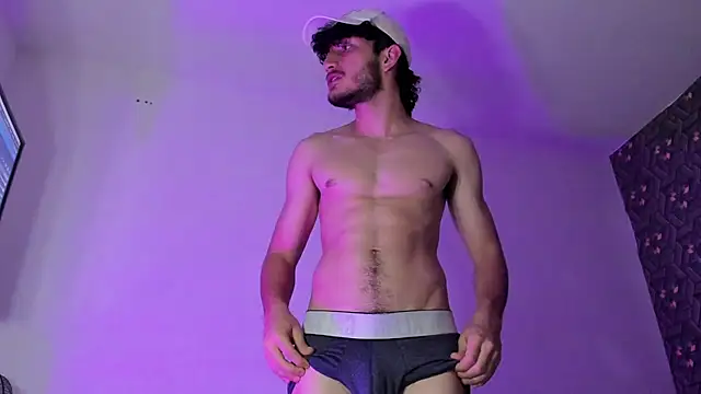 Онлайн чат XXX charmingboy_esteban