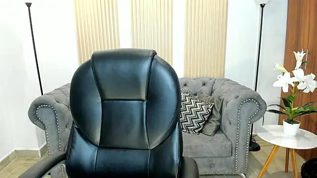 Онлайн чат XXX briana_sun