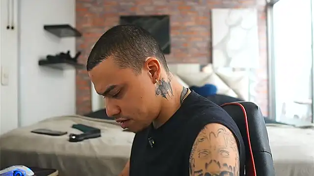 AlphaMasterXxx – Naživo XXX chat