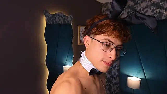 Aaron_Eze Adlı Modelin Canlı XXX Sohbeti
