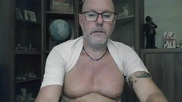 Chatroom XXX en direct de JohnDutchDaddy