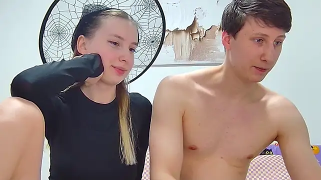 MiaAndWilliam Adlı Modelin Web Kamerası Şovu