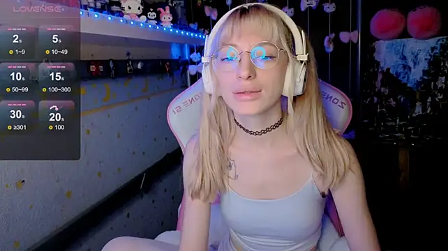 Онлайн чат XXX MiaMooonn