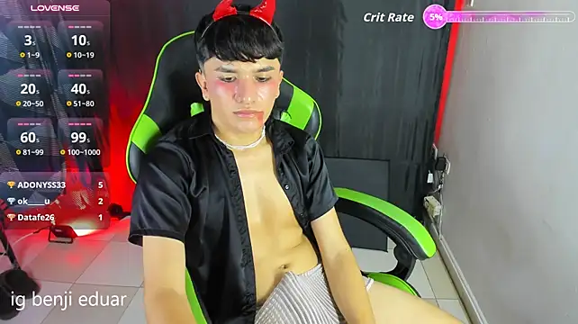 benji_hoter's Live XXX Chat