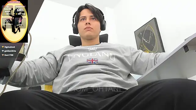 Thom_Ohtanin Live XXX chat