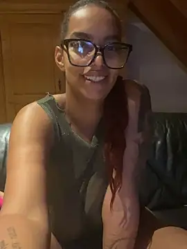 Chat XXX ao vivo de YoungKyraKush
