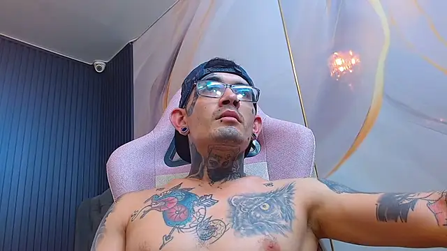XXX chat uživo modela Boy_tatto77