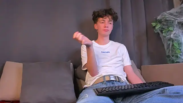 XXX chat uživo modela LukeSweet