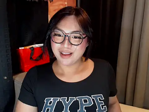 AsianHotPrecious Adlı Modelin Canlı XXX Sohbeti