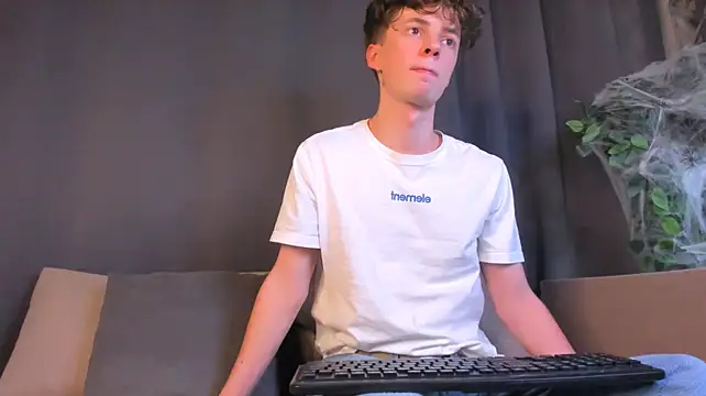 LukeSweet live XXX chat
