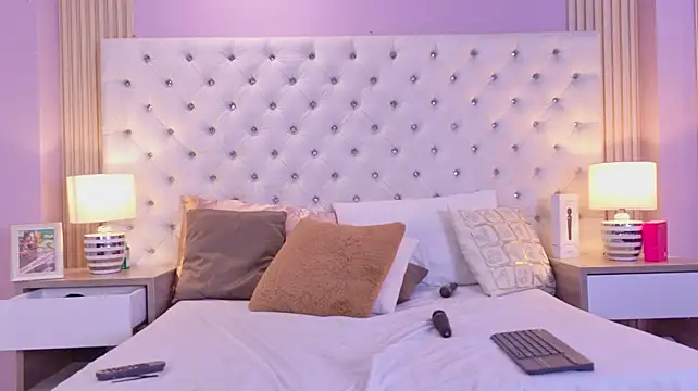 دردشة VaniaRouse الجنسية المباشرة