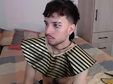 Онлайн чат XXX Adrien_polo