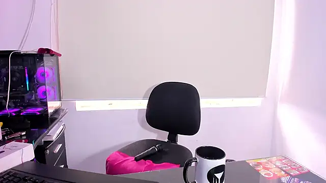Онлайн чат XXX SWEET_KITTY_01