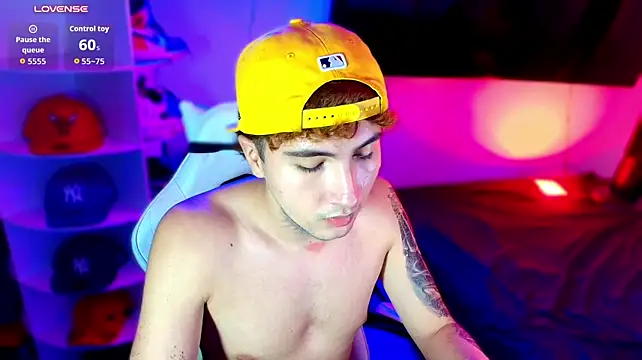 Chat +18 de Eiden_carter ao vivo
