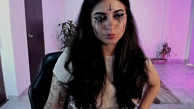 צ'אט XXX בשידור חי של Annagoth_