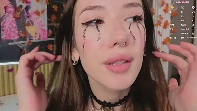 tinyanie Adlı Modelin Canlı XXX Sohbeti