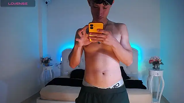 Maverick27_n Live XXX chat