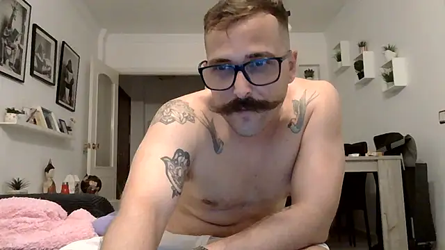 yanick931 Adlı Modelin Canlı XXX Sohbeti